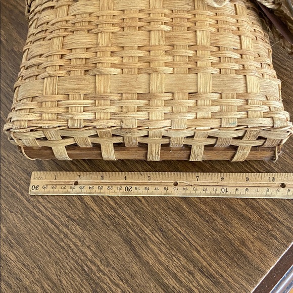 HAND WOVEN BASKET / Artist Margaret Hardin - Picture 7 of 10